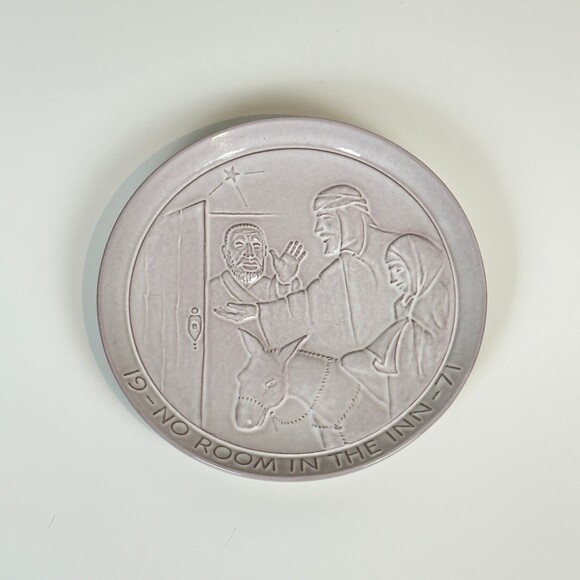 VTG Frankoma Christmas Embossed Wall Hanging Plate, No Room in the Inn 1971 - Picture 1 of 5